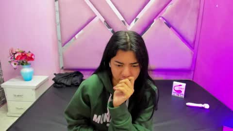 Snapshot of isisrousexx chatting on 03-07-25, 02:36 isisrousexx online show from 03-07-25, 02:36