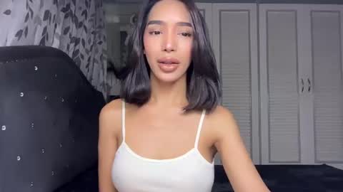 Snapshot of islabelle_ chatting on 07-08-26, 03:22 isla online show from 07-08-26, 03:22