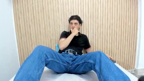 Snapshot of israel_gray chatting on 10-20-25, 07:47 Israel online show from 10-20-25, 07:47