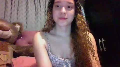 Snapshot of issa30213 chatting on 11-08-25, 05:18 Issa online show from 11-08-25, 05:18