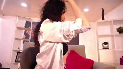 Snapshot of issa_milf chatting on 05-28-26, 12:13 issa_milf online show from 05-28-26, 12:13