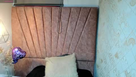 ISSA MILF online show from 10-12-25, 12:04