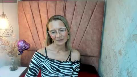 ISSA MILF online show from 10-15-25, 01:22