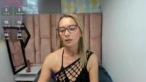 ISSA MILF online show from 03-05-26, 01:18