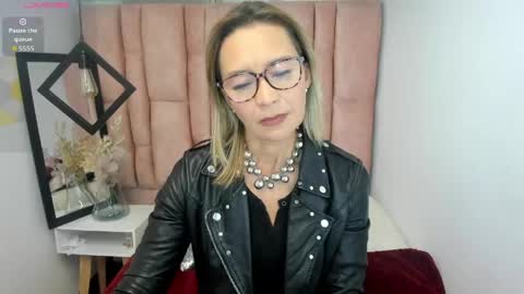 ISSA MILF online show from 05-26-26, 01:40