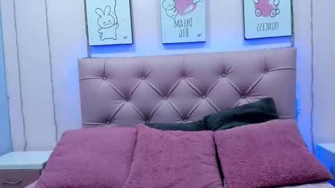 Issa  online show from 09-21-25, 03:08