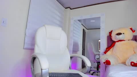 Isa  online show from 02-05-25, 08:43