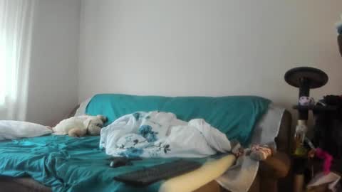 Issabelle online show from 10-06-25, 06:11