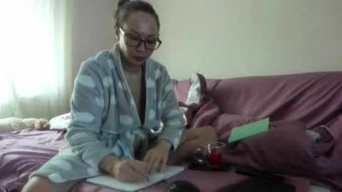 Issabelle online show from 02-25-26, 07:07