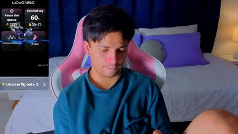 Snapshot of issac_james chatting on 05-28-26, 06:00 Issac online show from 05-28-26, 06:00