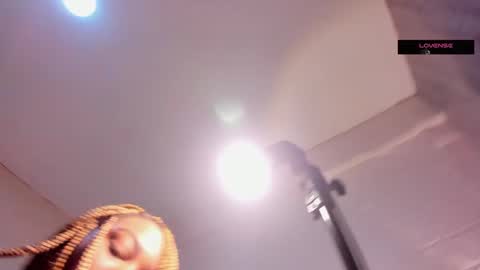 Issa online show from 03-12-25, 01:40