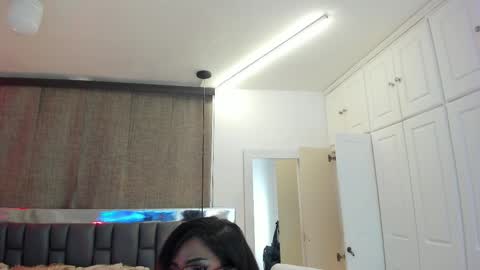 Snapshot of isseymz chatting on 02-10-25, 06:42 Iseey online show from 02-10-25, 06:42