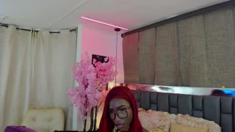 Snapshot of isseymz chatting on 02-23-25, 09:26 Iseey online show from 02-23-25, 09:26