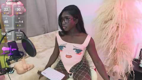 Snapshot of isseymz chatting on 02-10-26, 02:15 Iseey online show from 02-10-26, 02:15