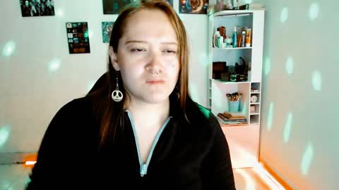 Yiz online show from 12-29-24, 05:53