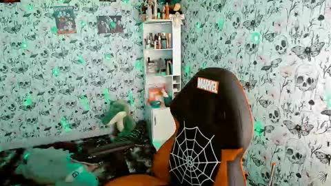 Yiz online show from 03-07-26, 03:03