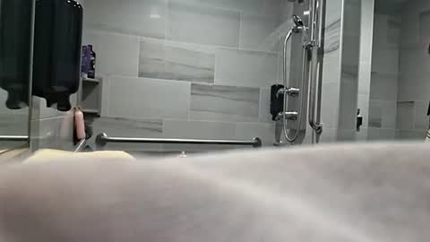 Snapshot of issyamazin667 chatting on 01-15-26, 02:16 Girlnextdoor online show from 01-15-26, 02:16