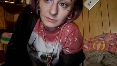 Snapshot of issyamazin667 chatting on 01-17-26, 05:49 Girlnextdoor online show from 01-17-26, 05:49