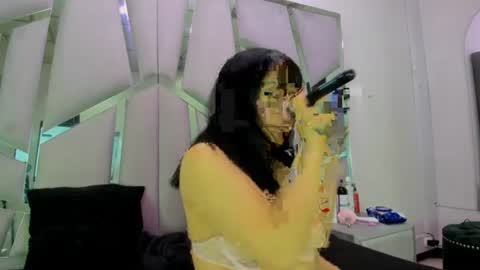 Issys online show from 07-21-26, 08:55