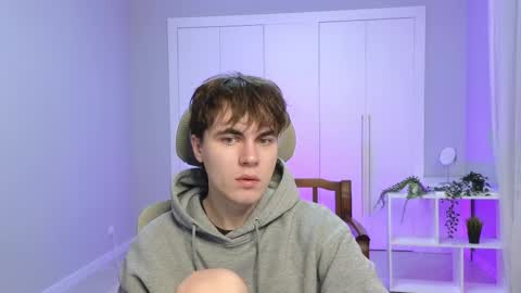 Snapshot of istairee chatting on 01-02-25, 03:15 Maks online show from 01-02-25, 03:15