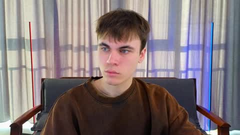 Snapshot of istairee chatting on 01-24-25, 10:21 Maks online show from 01-24-25, 10:21