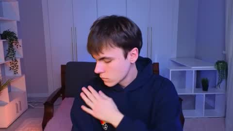 Snapshot of istairee chatting on 02-07-25, 10:19 Maks online show from 02-07-25, 10:19