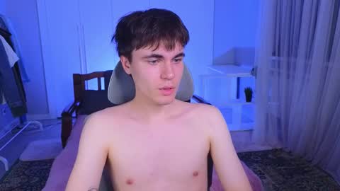 Snapshot of istairee chatting on 02-18-25, 02:06 Maks online show from 02-18-25, 02:06