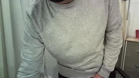 Snapshot of italianboybcn chatting on 12-17-25, 06:25 italianboybcn online show from 12-17-25, 06:25