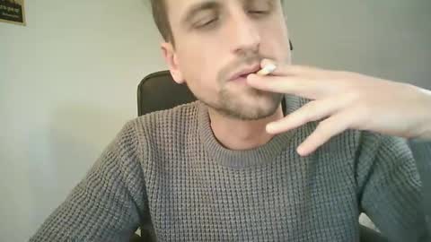 Snapshot of italiano116116 chatting on 02-24-25, 03:42 italiano116116 online show from 02-24-25, 03:42