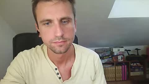 Snapshot of italiano116116 chatting on 09-21-25, 08:05 italiano116116 online show from 09-21-25, 08:05