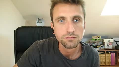 Snapshot of italiano116116 chatting on 06-16-26, 01:25 italiano116116 online show from 06-16-26, 01:25