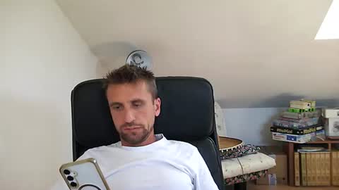 Snapshot of italiano116116 chatting on 07-07-26, 01:37 italiano116116 online show from 07-07-26, 01:37