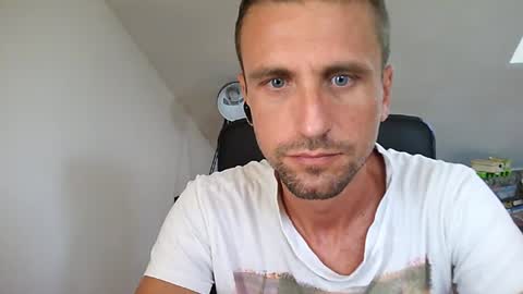 Snapshot of italiano116116 chatting on 07-27-26, 07:59 italiano116116 online show from 07-27-26, 07:59