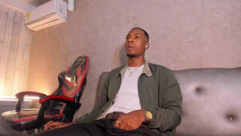 Snapshot of itanxfor chatting on 11-29-25, 01:03 itanxfor online show from 11-29-25, 01:03