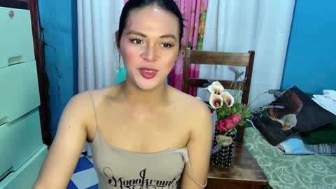 Snapshot of its_asiandave chatting on 02-05-25, 06:59 DAVE online show from 02-05-25, 06:59