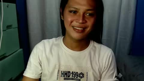 Snapshot of its_asiandave chatting on 03-04-25, 11:19 DAVE online show from 03-04-25, 11:19