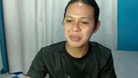 Snapshot of its_asiandave chatting on 03-08-25, 08:03 DAVE online show from 03-08-25, 08:03