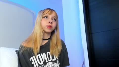 Snapshot of its_bibi chatting on 02-05-26, 06:07 its_bibi online show from 02-05-26, 06:07