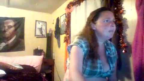 Snapshot of its_kimber chatting on 12-19-25, 03:41 its kimber online show from 12-19-25, 03:41