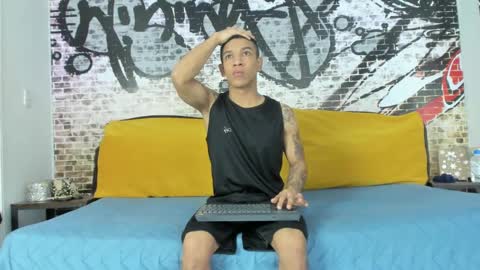 Snapshot of its_me_miley chatting on 02-01-25, 12:58 Miley hurtado online show from 02-01-25, 12:58