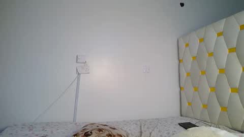 Snapshot of its_metney chatting on 05-15-26, 02:51 Metney online show from 05-15-26, 02:51