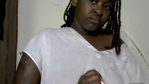 Snapshot of its_sweet chatting on 12-30-24, 11:59 BigAss horny online show from 12-30-24, 11:59