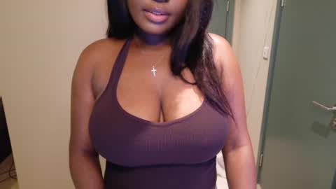 itsanna_b online show from 07-28-26, 03:02