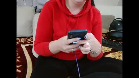 Snapshot of itsbustymommy chatting on 01-10-26, 07:59 Busty mommy online show from 01-10-26, 07:59