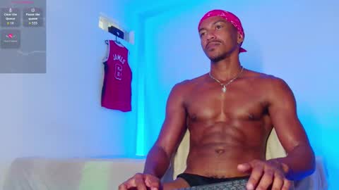 Snapshot of itsmikenoir chatting on 09-24-25, 06:55 Limited offer 50    online show from 09-24-25, 06:55