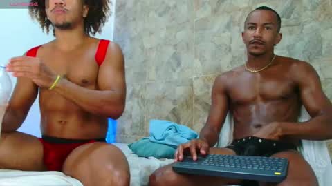 Snapshot of itsmikenoir chatting on 10-18-25, 02:18 Limited offer 50    online show from 10-18-25, 02:18