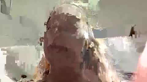 Snapshot of itsmilavoss chatting on 10-14-25, 01:06 Mila Voss online show from 10-14-25, 01:06