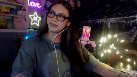 Nicki Foxx online show from 01-17-25, 06:33