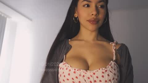 itsssssssme_lana online show from 01-10-25, 02:55