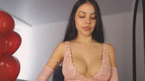 itsssssssme_lana online show from 02-14-25, 07:23